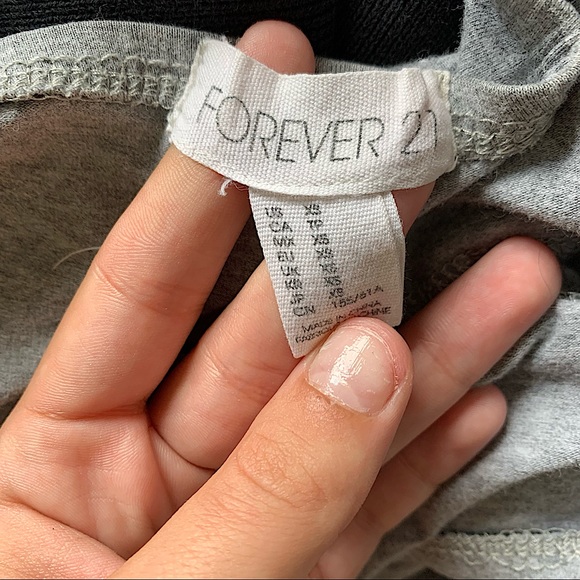 3/20💫 FOREVER 21 | Grey skater skirt size XS-S - Picture 6 of 6